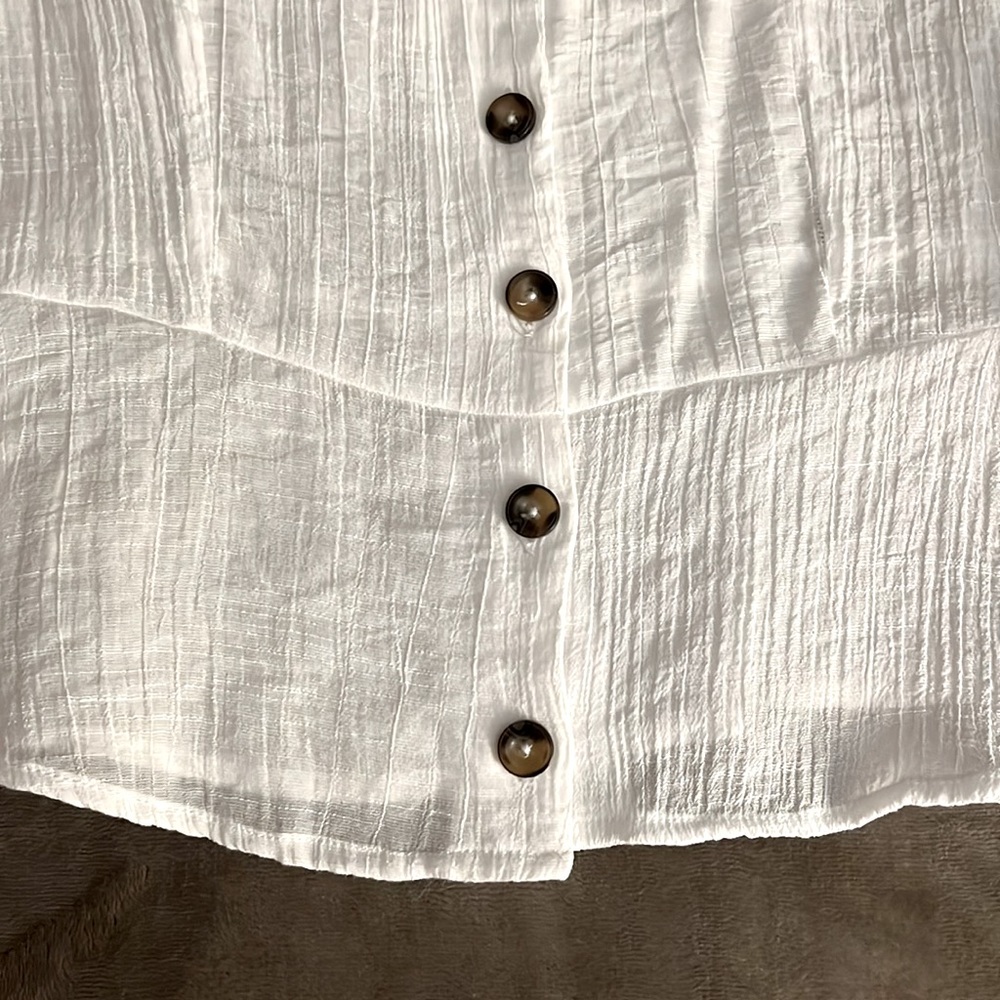 🌸 Women Blouse. Perfect for Summer - Picture 5 of 6